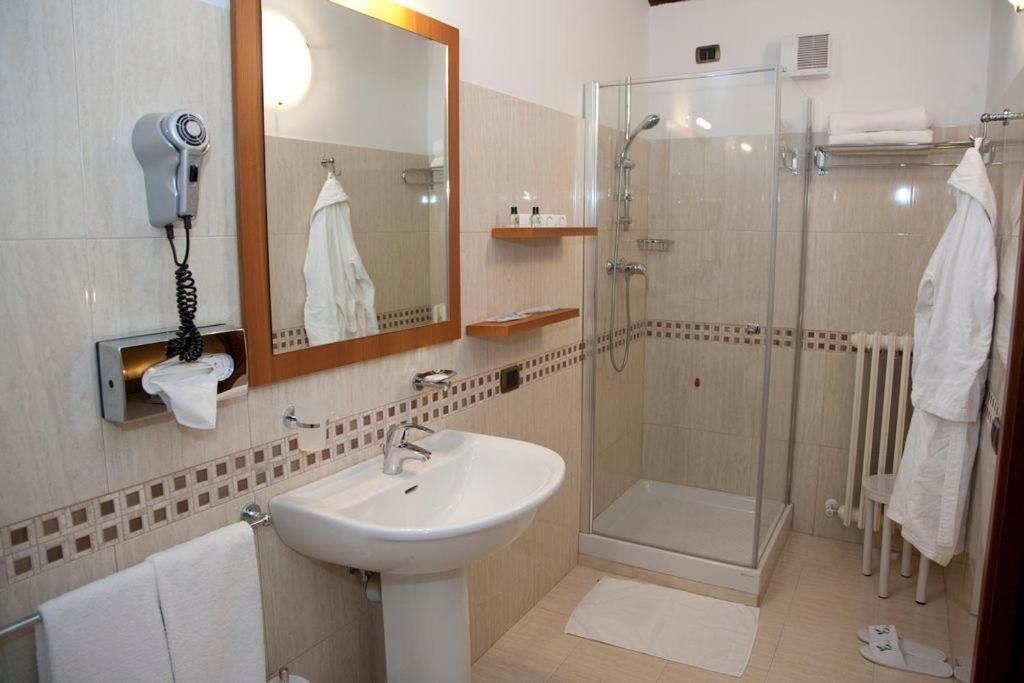Hotel Villa Fiorita Giulianova Zimmer foto